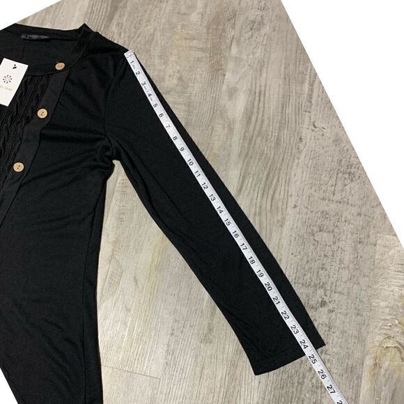 NWT LOVEU.DEAR split knit button tunic - Picture 14 of 15